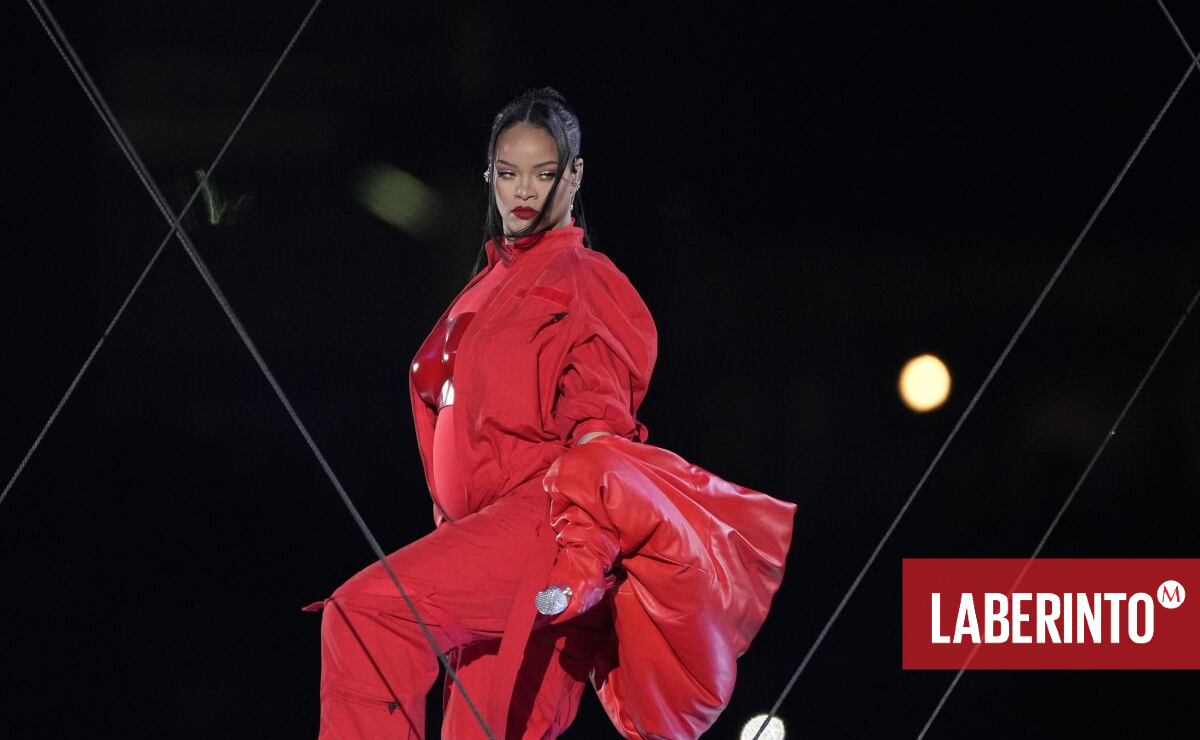 Rihanna en el medio tiempo de Super Bowl LVII. (Foto: Godofredo A. Vasquez | AFP)