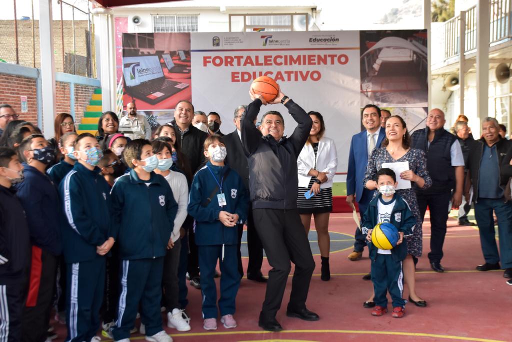 Tony Rodríguez entregó la rehabilitación de la escuela Ignacio Manuel Altamirano, en San Miguel Chalma.
