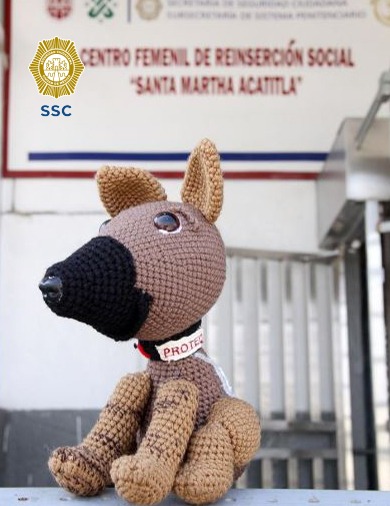 Figuras de crochet de Proteo. (Tomada de @SSC_CDMX)