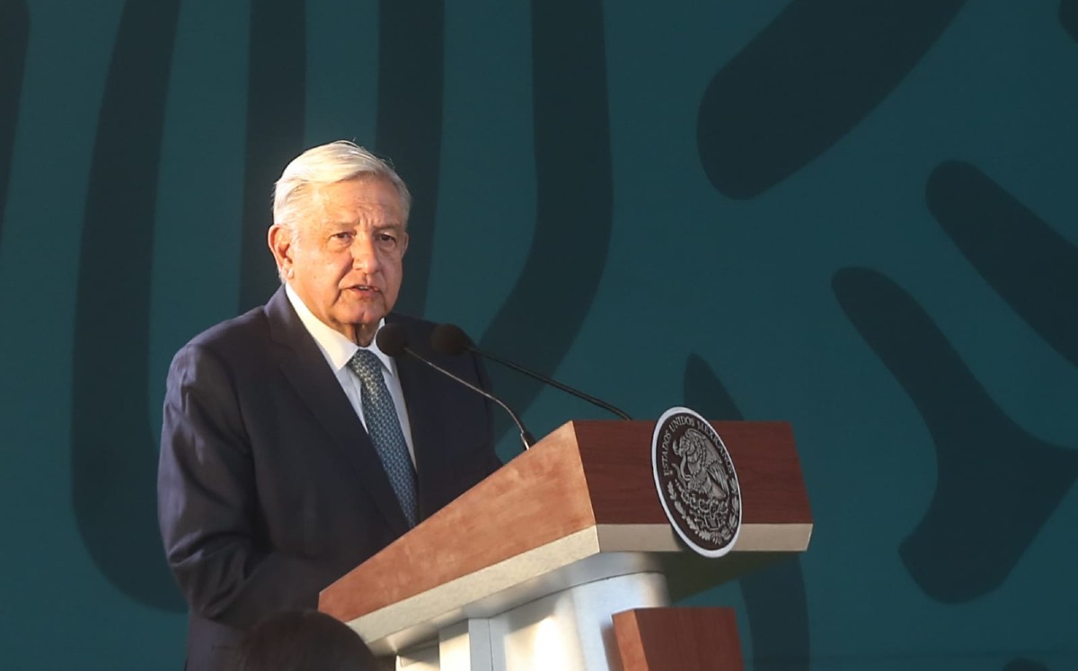 AMLO destaca papel del Ejército en tareas de seguridad y construcción de obras prioritarias. | Araceli López