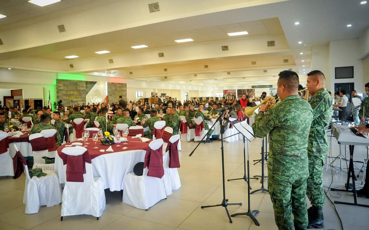 Conmemoran 110 aniversario del Ejército Mexicano en campo militar de San Pedro, Coahuila. | Especial