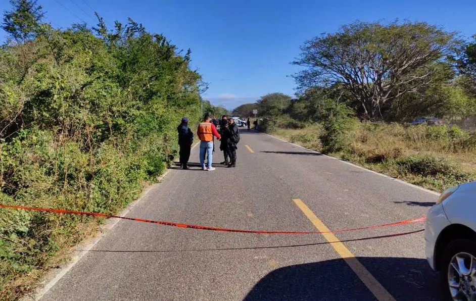 Hallan los cuerpos de dos menores al costado de una carretera en Juchitán, Oaxaca