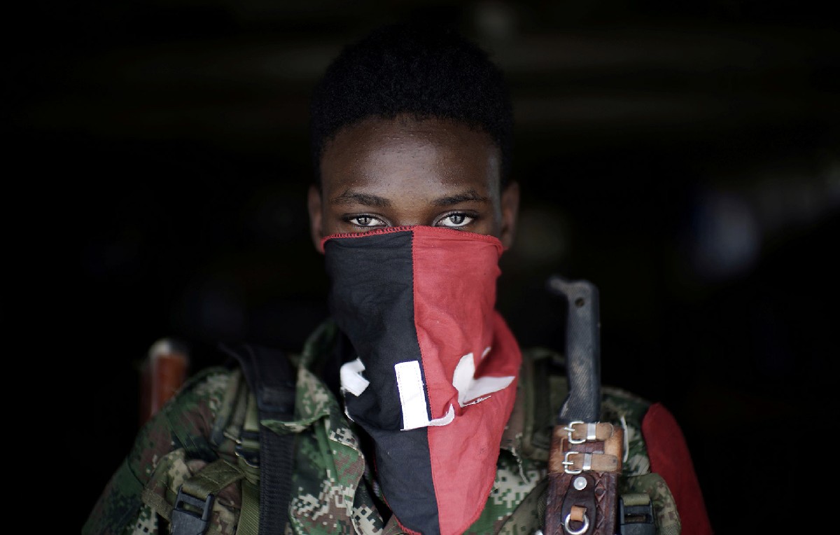 Integrante de la guerrilla del Ejército de Liberación Nacional en Colombia (Reuters)
