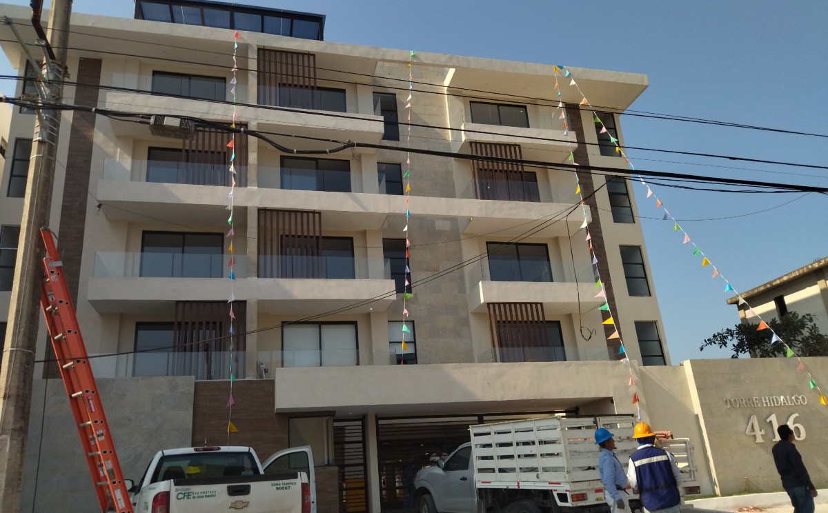 Nuevas torres departamentales se edificaron sobre la Avenida Hidalgo de Tampico. | Foto: Víctor Durán
