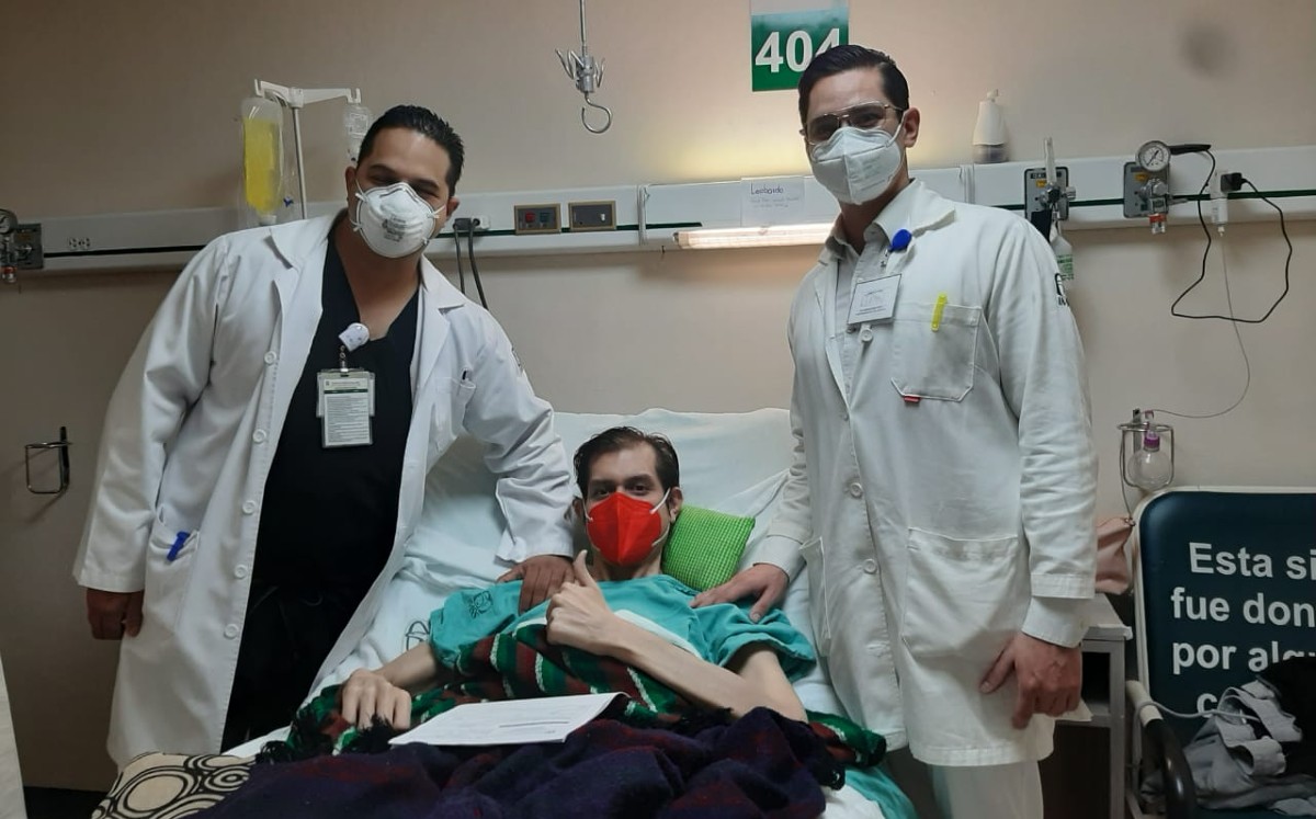 En Veracruz, médicos del IMSS reconstruyen abdomen a paciente de 34 años. | Especial