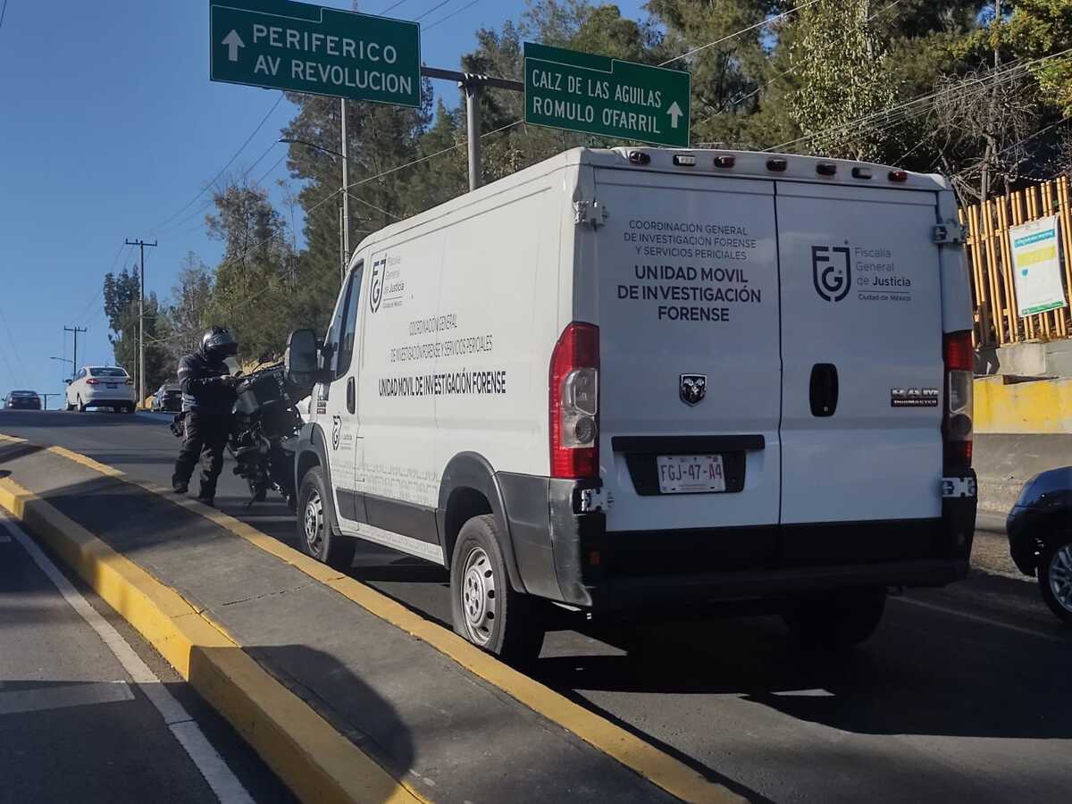 Peritos de la Fiscalía General de Justicia Capitalina, acudieron al lugar | Carlos Tejeda