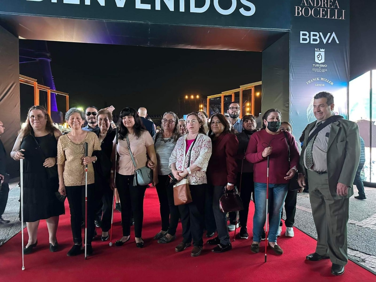 Los invitados desfilaron a su entrada al recinto donde se celebraría el concierto. Foto: Alberto Santos