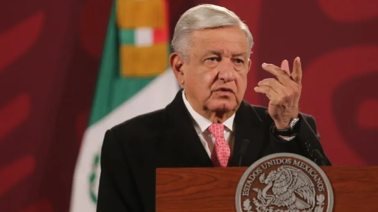 "Con todo respeto me daría vergüenza ser conservador": AMLO