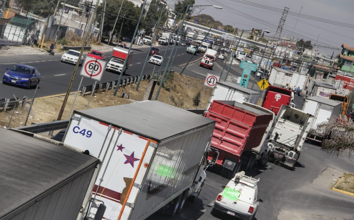 Conatram genera caos vial en Vía Corta a Santa Ana | Melanie Torres