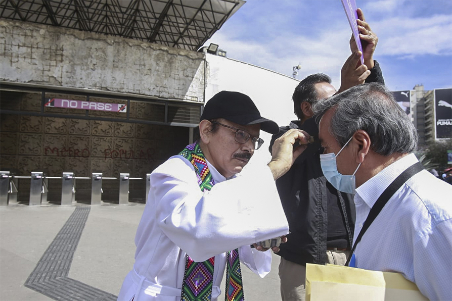 Fieles acuden a recibir ceniza.│Juan Carlos Bautista