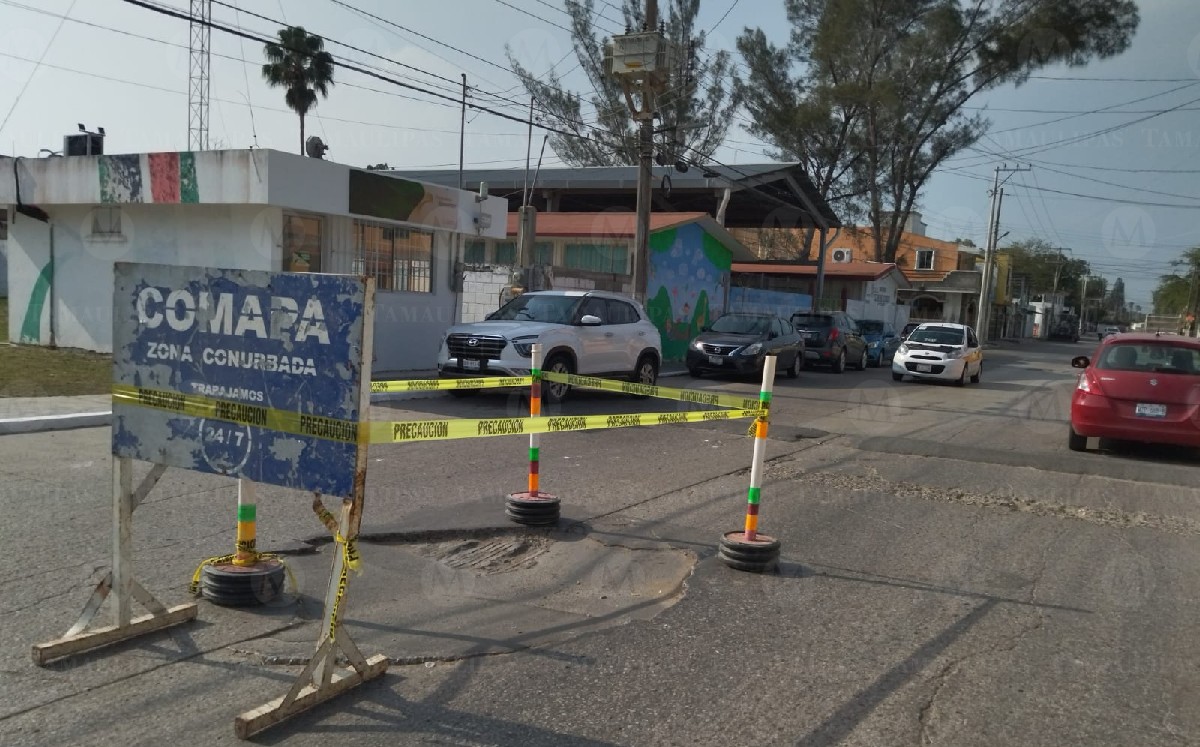Reparaciones de Comapa frente a escuelas. (Jesús García)