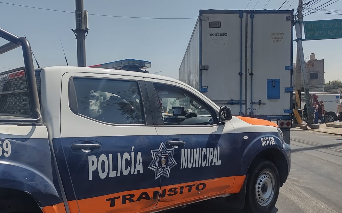 Hombre pierde la vida al ser aplastado por la caja de un Tráiler en Nezahualcóyotl. Carlos Tejeda