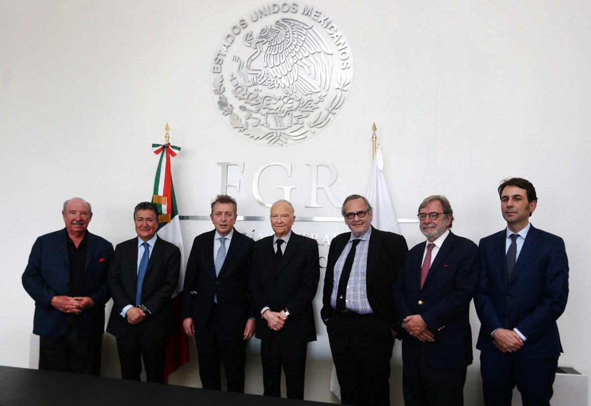 Miembros de la World Jurist Association invitaron al fiscal a su próxima asamblea