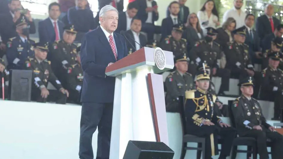 Bandera nacional, emblema de unidad por encima de posturas partidistas: AMLO