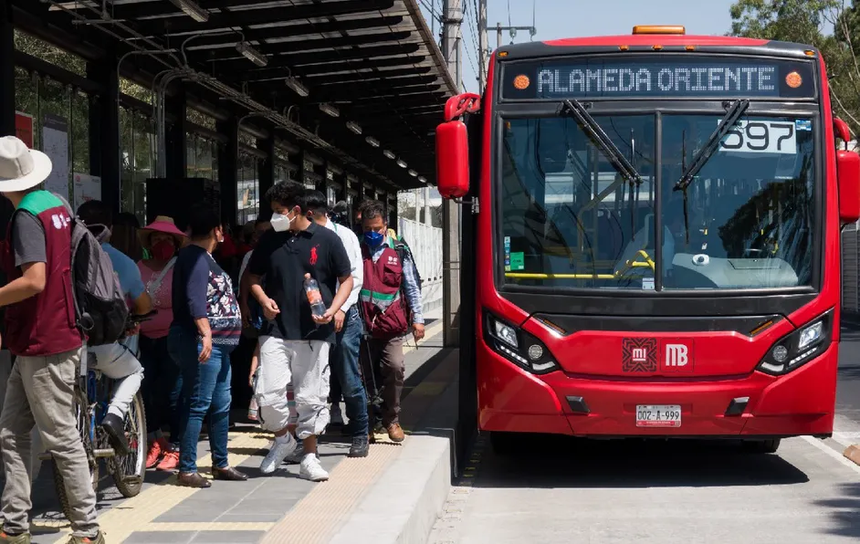 Línea 3 del Metrobús agrega 50 unidades totalmente eléctricas a su flota