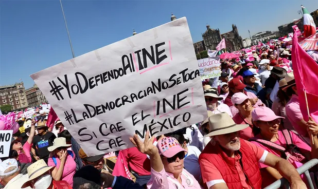 Concluye concentración en defensa del INE en la Ciudad de México