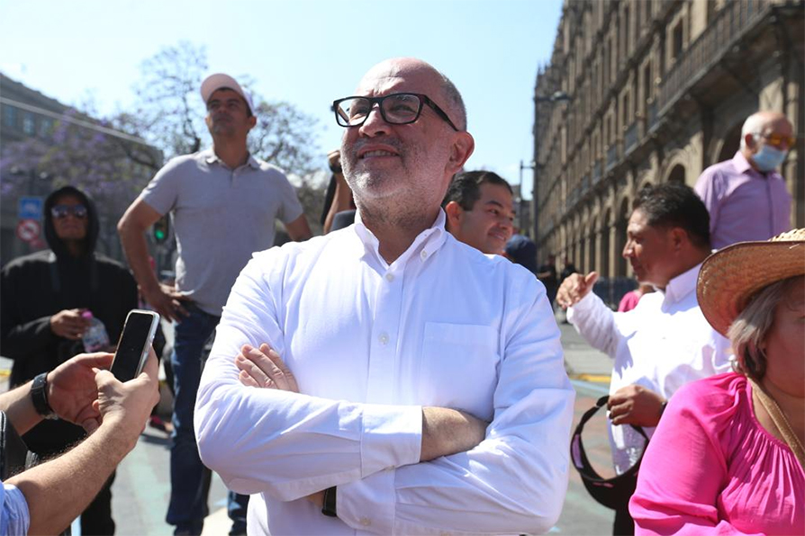 José Ramón Cossío durante la concentración “Mi voto no se toca”.│Ariel Ojeda