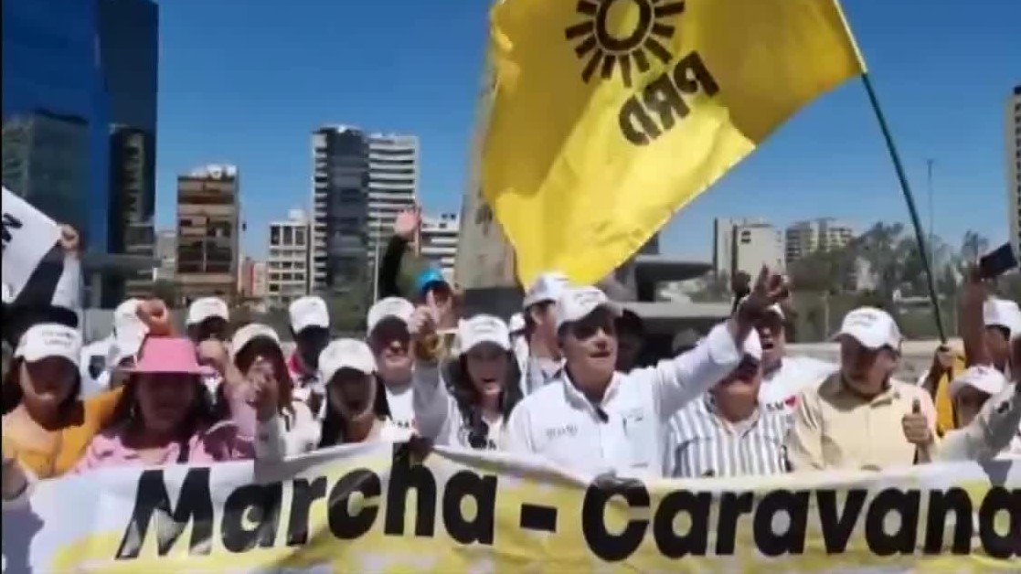 Silvano Aureoles marcha en defensa del INE; llega a CdMx para protesta en el Zócalo