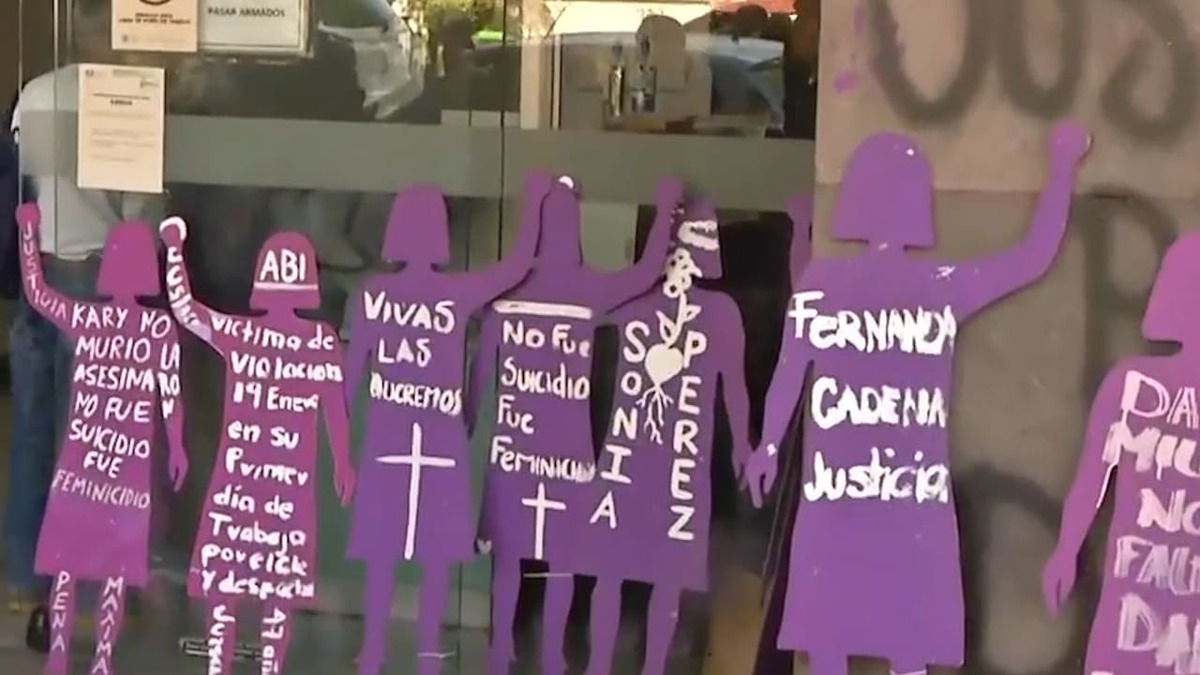 Familiares de Dani Millán bloquean acceso a la Fiscalía de Atención a Víctimas de Feminicidio
