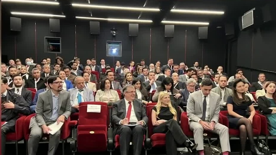 Marcelo Ebrard conforma un grupo de trabajo con las mayores casa de estudios de Hollywood en LA