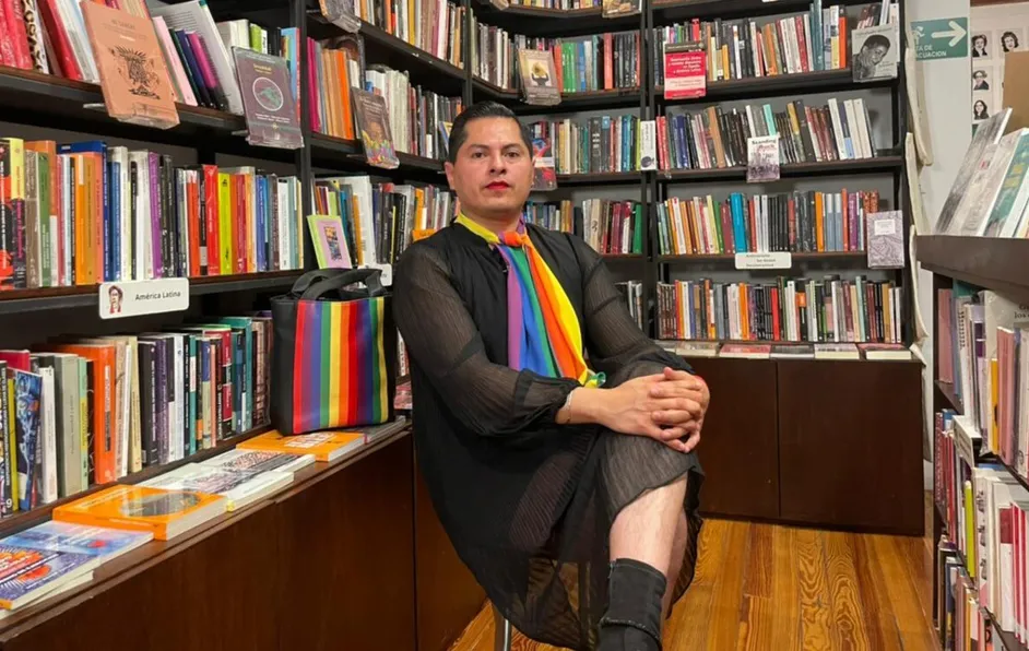 Ociel Baena, magistrade no binario, se registra como aspirante a consejería del INE