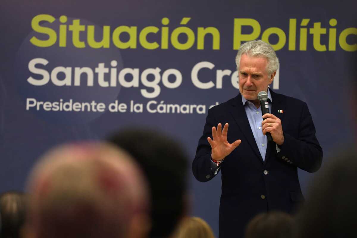 Santiago Creel en conferencia dentro de la UDEM. Foto: Roberto Alanís