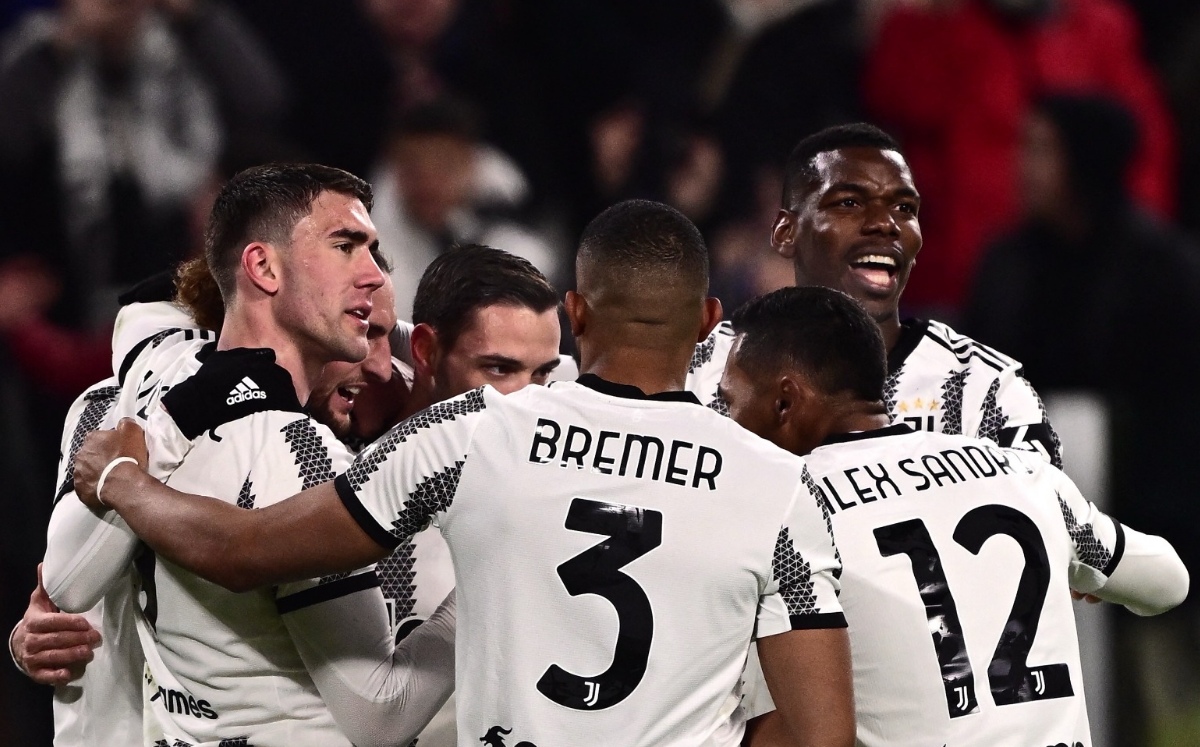 Pogba hizo su debut en la temporada tras lesión (AFP)