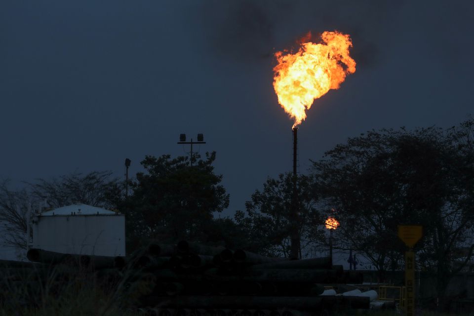 Quema de gas del vasto campo Ixachi en el estado Veracruz | Reuters