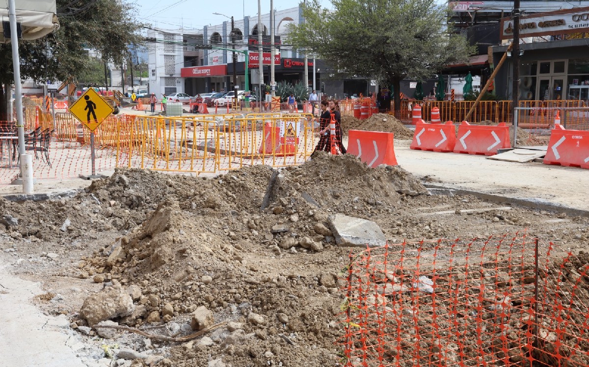 Adelanta San Pedro trabajos de remodelación en Centrito Valle | Roberto Alanís