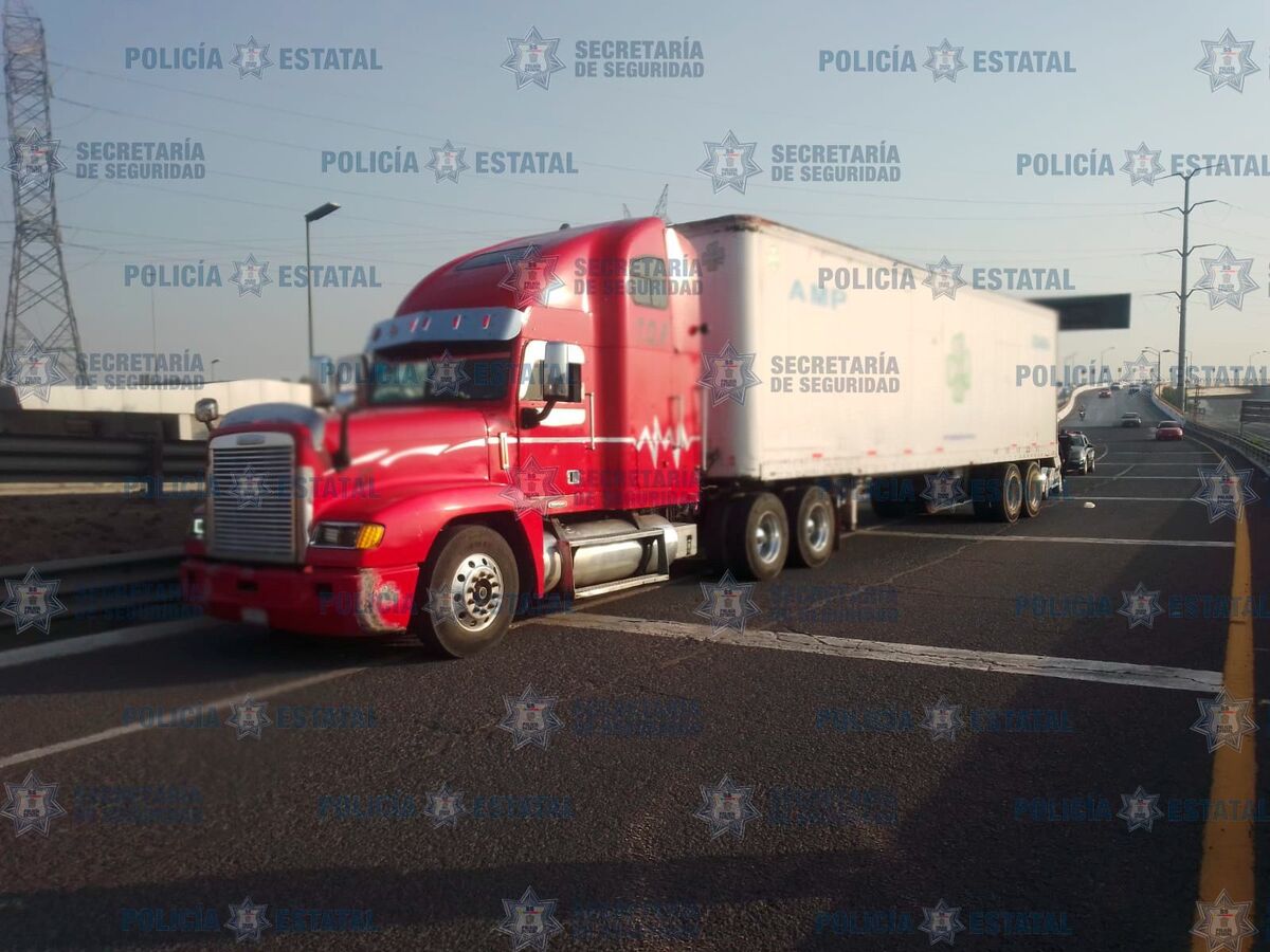 Unidad detenida después de persecución, con carga de más de un millón de pesos (Policía Estatal)