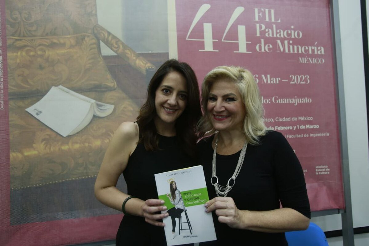 La escritora estuvo acompañada de la periodista Susana Moscatel. (Foto: Juan Carlos Bautista)