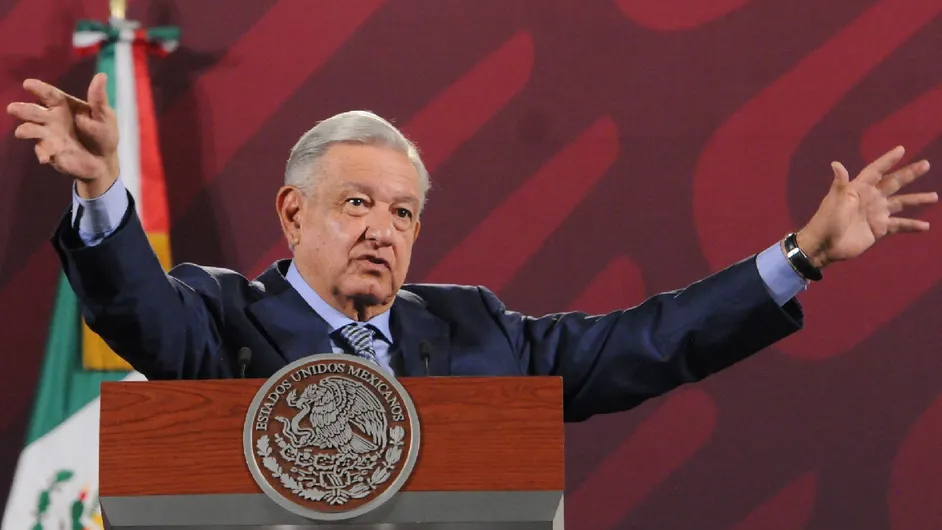 Es manía del gobierno de EU: AMLO responde a dichos de Ken Salazar sobre marcha del INE