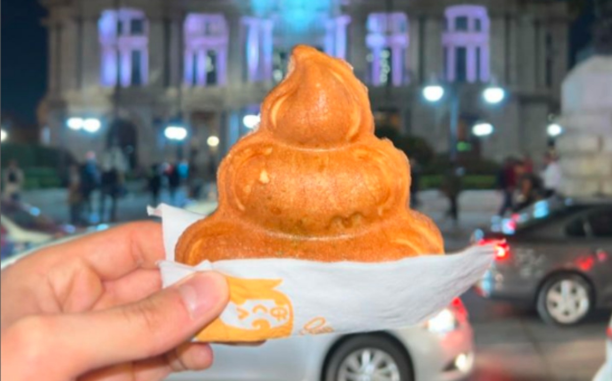 Postre en forma de emoji de heces llegan a la Ciudad de México. (@kokibbang)