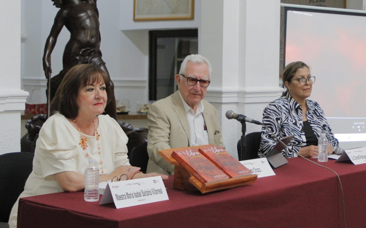 Presentan el libro 'Por la libre, viajes y reflexiones' en Torreón; experiencias y enseñanzas del autor. | Manuel Guadarrama