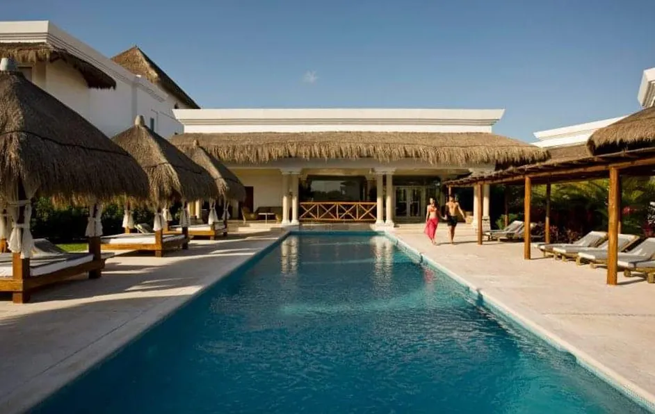 Detienen a turista canadiense por presunto feminicidio en un hotel de Playa del Carmen