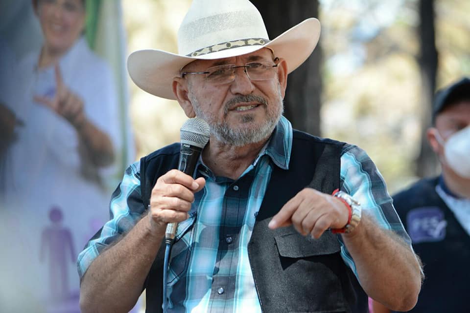 Hipólito Mora, ex líder de grupos de autodefensas en Michoacán. (Tomada de @ twitter.com/HipolitoMoraMX(