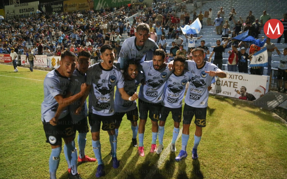 Jaiba Brava vs Catedráticos Elite. (Yazmín Sánchez)