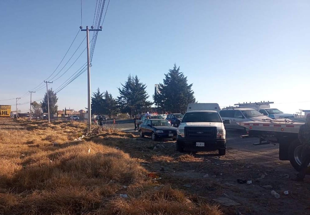 Volcadura de auto deja una mujer sin vida y dos heridas en carretera Toluca-Tenango. Abadiel Martínez