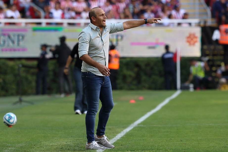 Juan Pablo Alfaro, dt de Chivas Femenil (Mexsport)