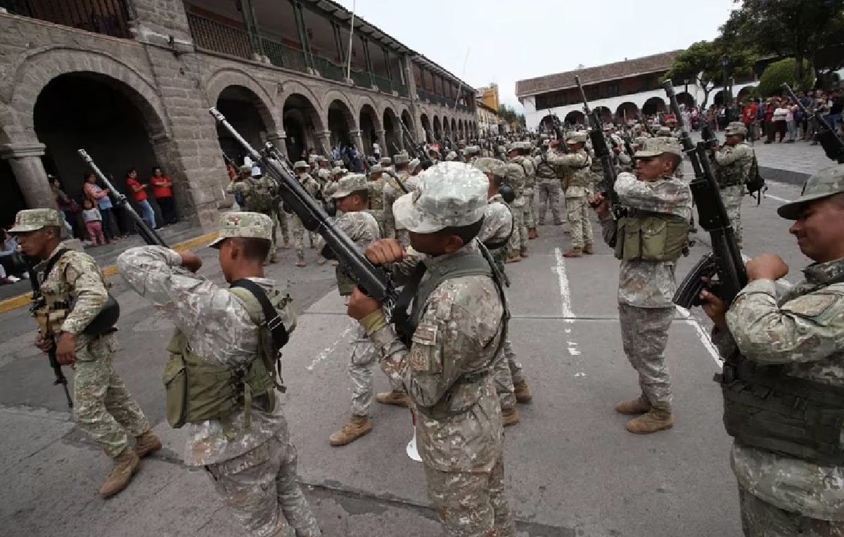 Militares peruanos en la región de Ayacucho (Reuters)