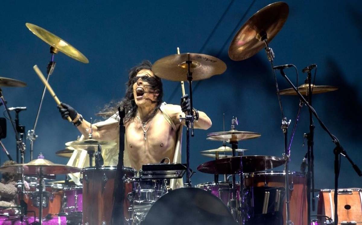 Baterista de Moderatto, Elohim Corona. (Especial)