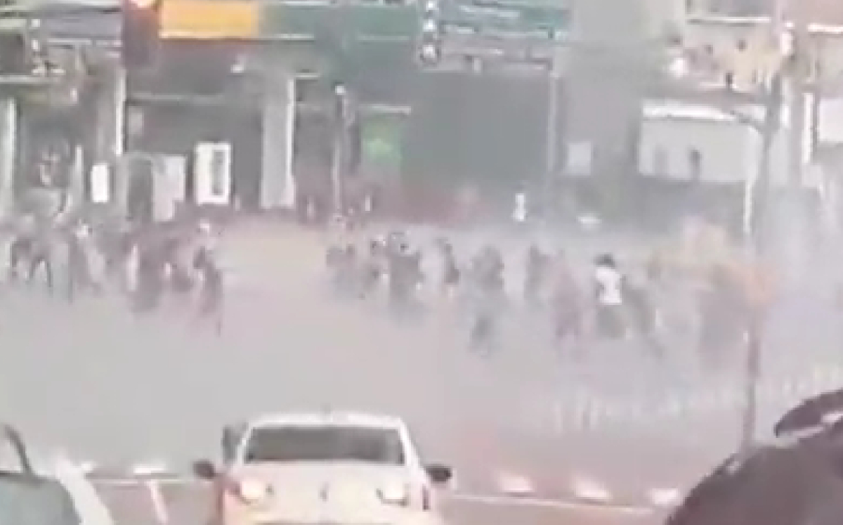 Murió uno de los ocho heridos en pelea entre aficionados del Flamengo y el Vasco (Twitter @thecasualultra)