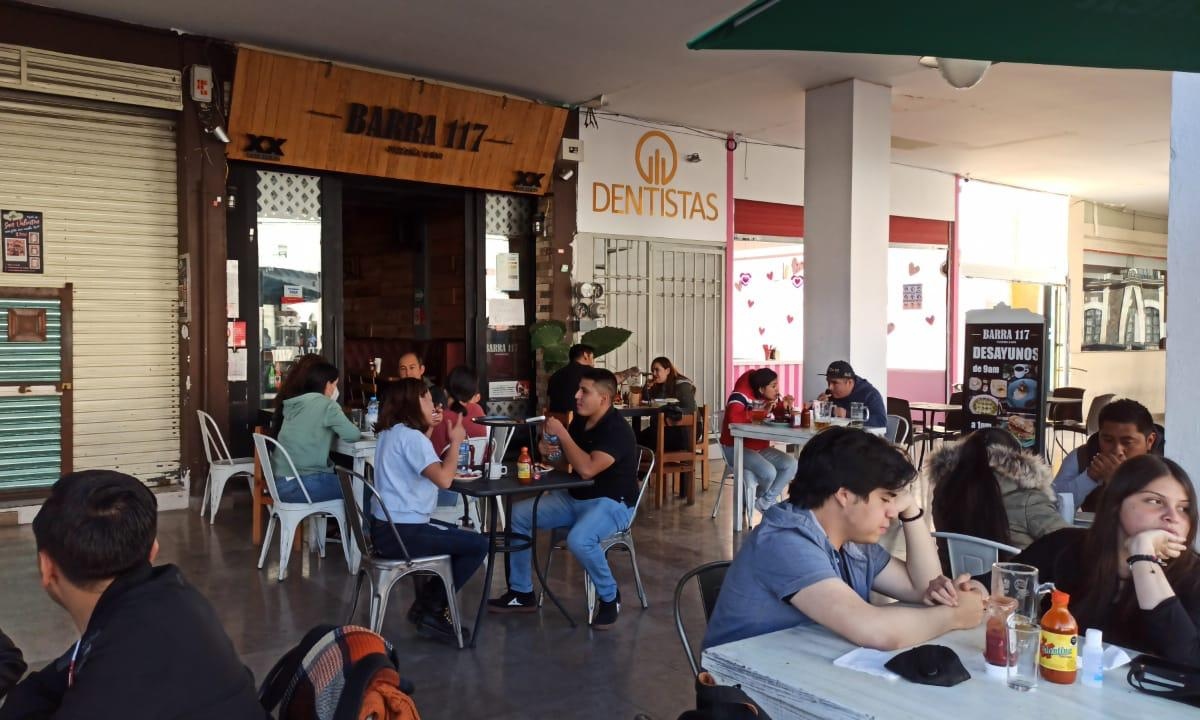 Restaurantes en Edomex gastan hasta 20 mil pesos en quitar graffitis y en reparaciones por vandalismo. ESPECIAL