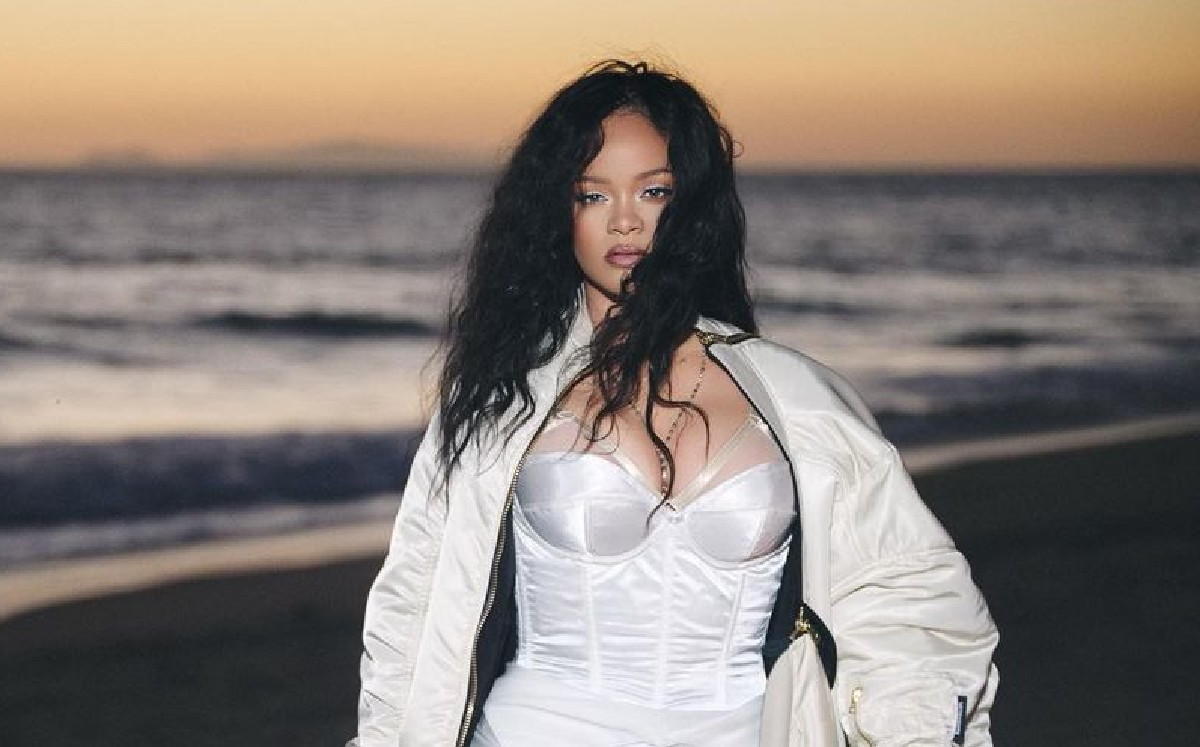 Rihanna muestra video de su bebé (Instagram).