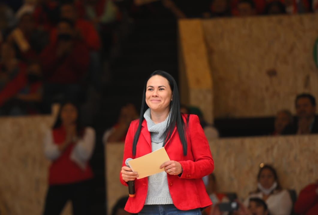 “Seamos sororas, antes que contrincantes” pide Del Moral a Delfina Gómez. Especial