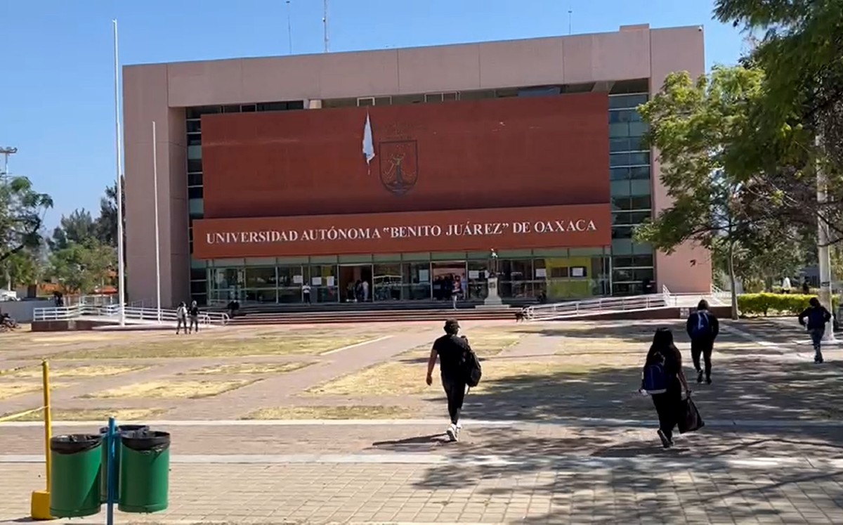 Colectivos recaban información para realizar más denuncias por acoso sexual en la UABJO. | Especial