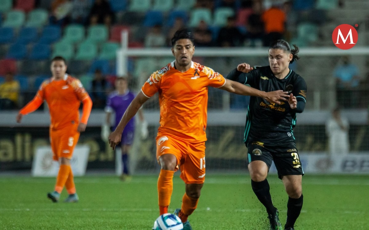 Correcaminos sigue en crisis; fue borrado por el Atlético La Paz. | Foto: Imago7
