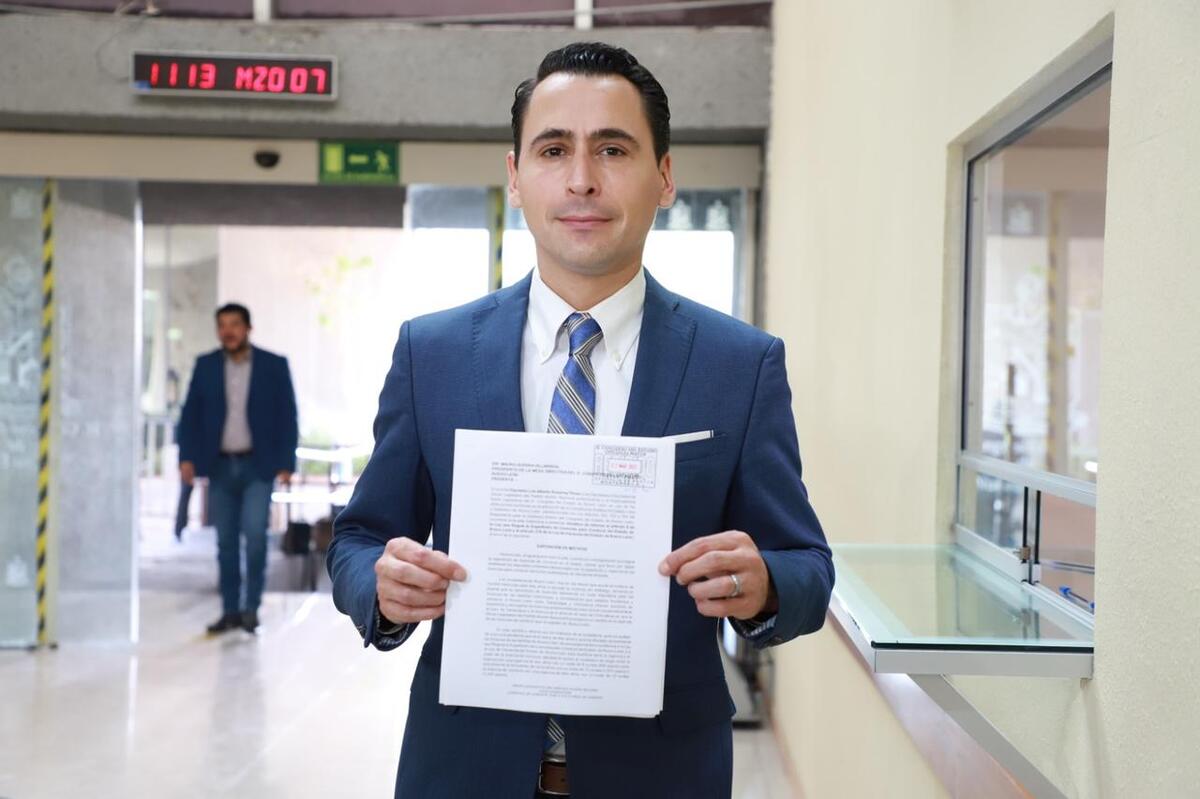 Diputado del PAN, Luis Susarrey presentó la propuesta en la Oficialía de Partes del Congreso de NL | Jorge López