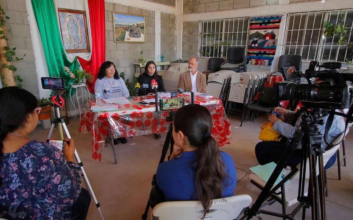 Rueda de prensa de defensa jurídica del Centro de Día “Jesús Torres”. (Manuel Guadarrama)