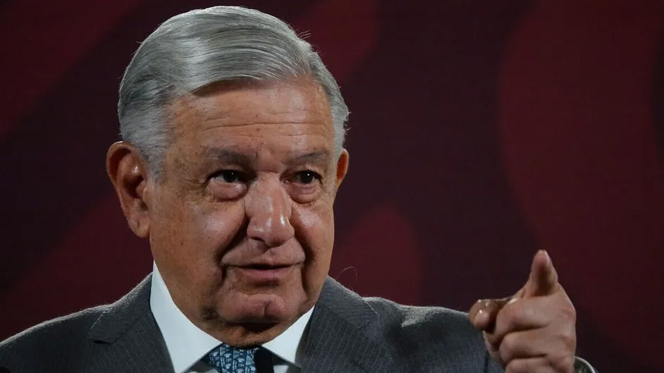 Universidades del mundo están en crisis por política neoliberal, dice AMLO